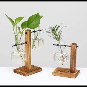 NEW IN BOX: 3-vase air planter set or use to propagate plants